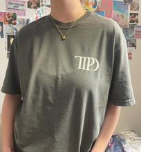 Load image into Gallery viewer, the chairman – unisex comfort colors tee