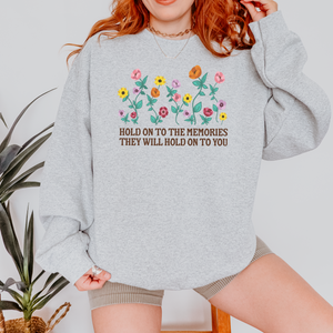 hold on to the memories  – unisex gildan crewneck