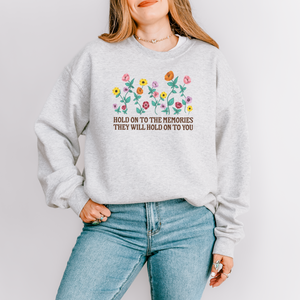 hold on to the memories  – unisex gildan crewneck